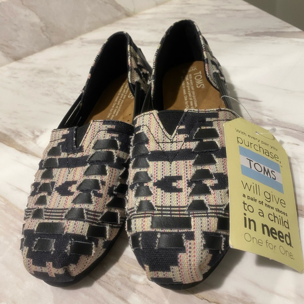 TOMS Huarache Slip On Casual Woven Shoes Black US Womens 5.5 Item 10004891 NWT